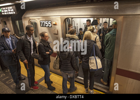 Feierabendverkehr, Grand Central u-Bahnstation, 42nd St & Lexington Avenue NYC. Stockfoto