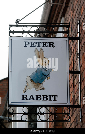 Peter Kaninchen-Shop anmelden, Stratford-upon-Avon, Warwickshire, England, UK Stockfoto