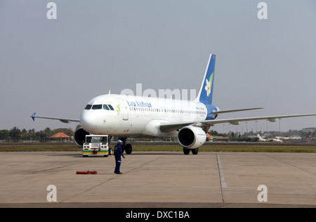 Lao Airlines Flugzeug am internationalen Flughafen in Vientiane Wattay Stockfoto