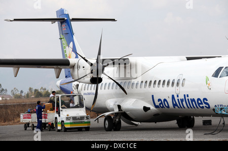 Lao Airlines Flugzeug Flughafen Phonsavan in Laos Stockfoto