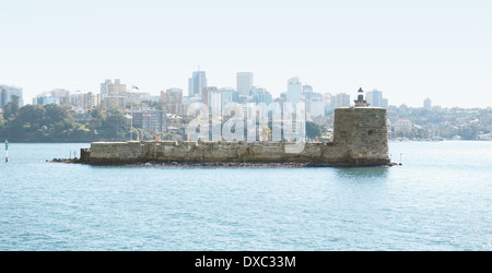 Skyline von Sydney mit der Stadt Wohnsiedlung und Fort Denison vorne Stockfoto