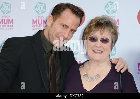 London, UK. 23. März 2014. besucht die Tesco Mum of the Year Award im The Savoy Hotel am 23. März 2014 in London, England. Bildnachweis: Siehe Li/Alamy Live News Stockfoto
