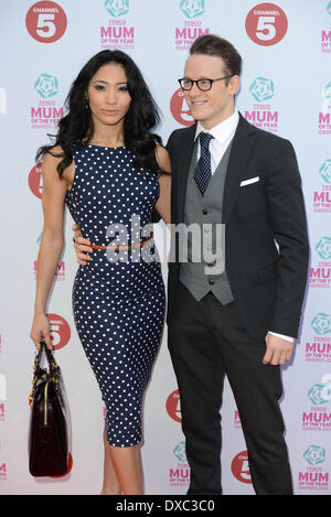 London, UK. 23. März 2014. Kevin Clifton, Karen Hauer besucht die Tesco Mum of the Year Award im The Savoy Hotel am 23. März 2014 in London, England. Bildnachweis: Siehe Li/Alamy Live News Stockfoto