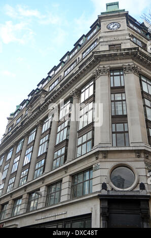 London, UK. 23. März 2014. Abriss beginnt am The Communications Building Bestandteil der umstrittene Entwicklung von Leicester Square, darunter der Abriss des Art-deco-Odeon-Kino und Nebengebäuden, einem Luxus-Hotel, Restaurants, Luxus-Appartements und Kino-Komplex zu bauen. Bildnachweis: JOHNNY ARMSTEAD/Alamy Live-Nachrichten Stockfoto