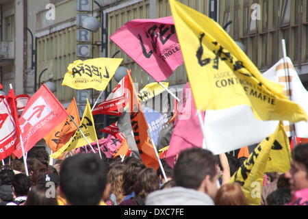 Latina, Italien. 22. März 2014.  Libera Day von Erinnerung und Verpflichtung zum Gedenken an alle Opfer der Mafia, Latina, Italien. © Gari Wyn Williams / Alamy Live News Stockfoto