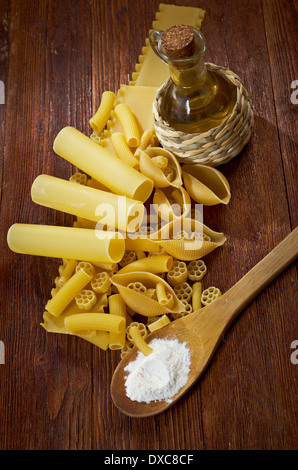 Italienische Pasta Essen kulinarische Koch-Konzept. Flache Schärfentiefe. Stockfoto