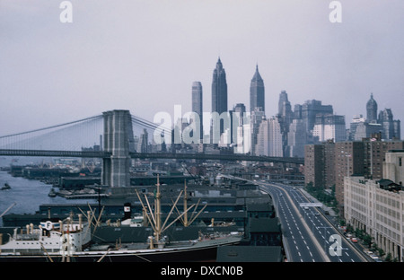 Skyline von New York von der Brooklyn Bridge, 1958 Stockfoto