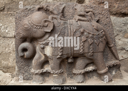 Elefant Basrelief (ca. 12 Jh.) in Daulatabad Fort, in der Nähe von Aurangabad, Maharashtra, Indien. Stockfoto