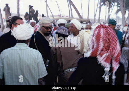 Minister der Verteidigung bei Überprüfung der Truppen, Oman, 1971 Stockfoto