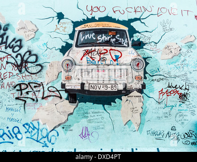 Berliner Mauer, East Side Gallery, Deutschland, Europa - das berühmte Wandgemälde Trabant Stockfoto