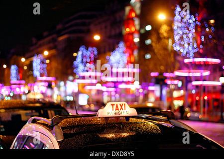 Champs Elysées Taxi, Heilige Nacht Stockfoto