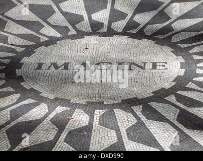 Detail der Strawberry Fields (Gedenkstätte) für John Lennon im Central Park von New York (USA) Stockfoto