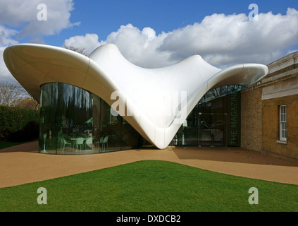 Serpentine Sackler Gallery & The Magazine Cafeteria Architektin Zaha Hadid, London Stockfoto