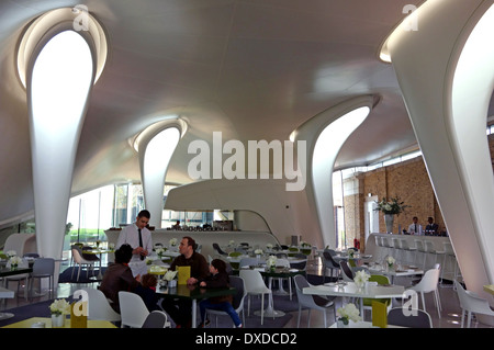 Serpentine Sackler Gallery - The Magazine Cafeteria Architektin Zaha Hadid, London Stockfoto