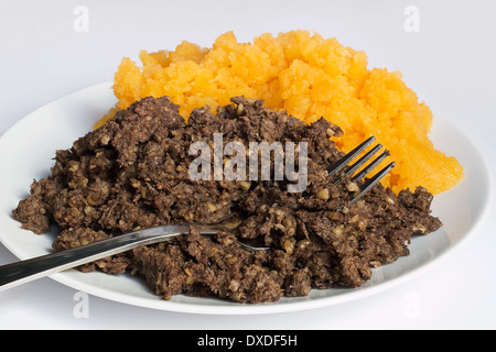 Traditionellen Haggis und Neeps hautnah, auch genannt ein Burns Supper in Schottland. Stockfoto