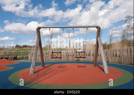 Abenteuerspielplatz genehmigt ROSPA Spielplatz Klettern Frame schützende Filetarbeit gut gestaltete Sicherheits-features Stockfoto