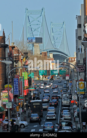 Benjamin Franklin Brücke über den Delaware River zwischen Philadelphia, Pennsylvania und Camden, New Jersey. Stockfoto