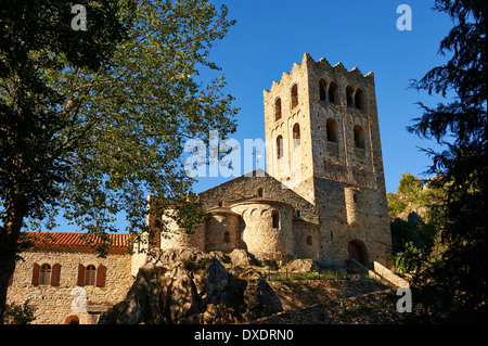 Erste oder Lombard Romanesque Art Kirche von Saint-Martin-du-Canigou Kloster in den Pyrenäen, Orientales Abteilung. Stockfoto