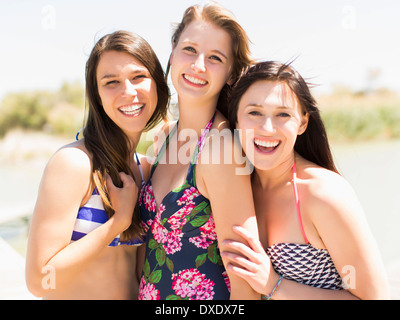 Porträt von drei Frauen am Strand, Salt Lake City, Utah, USA Stockfoto