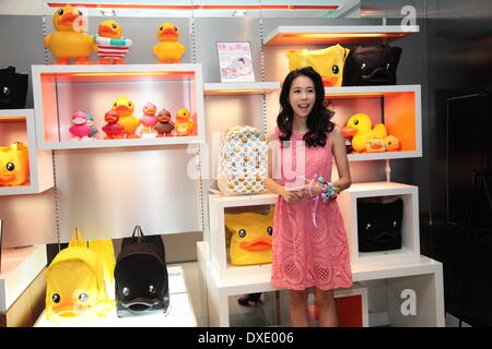 Shanghai, China. 21. März 2014. Karen Mok besucht Eröffnungsfeier in Shanghai, China am Freitag, 21. März 2014. © TopPhoto/Alamy Live-Nachrichten Stockfoto