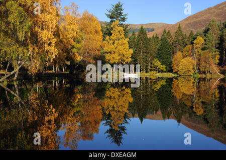 Herbst Reflexionen über den man-Trail, Glencoe, West Highlands. Stockfoto