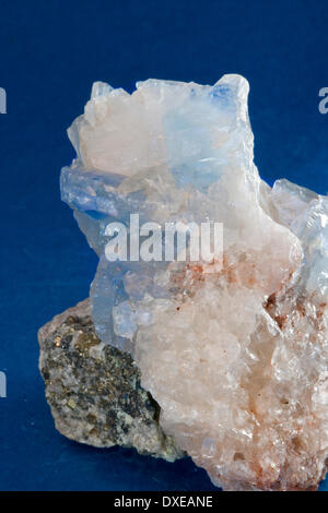 Rock Celestite Kristalle (Bariumsulfat) gesammelt von Derbyshire England Stockfoto