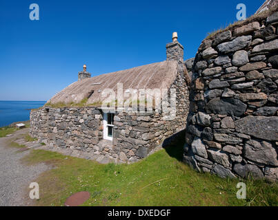 Strohgedeckten Crofts im historischen Blackhouse Dorf am Gearranan
