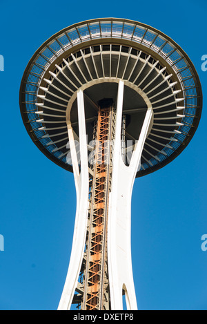 Seattle, Space Needle, Ansicht von unten, blauen Himmel Stockfoto