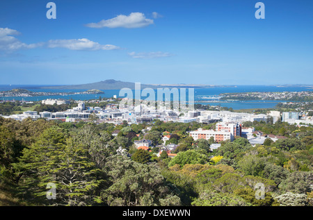 Ansicht von Parnell mit Rangitoto Island im Hintergrund, Auckland, Nordinsel, Neuseeland Stockfoto