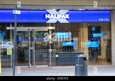 Filiale der Halifax Bank auf Tottenham Court Road, London, UK Stockfoto