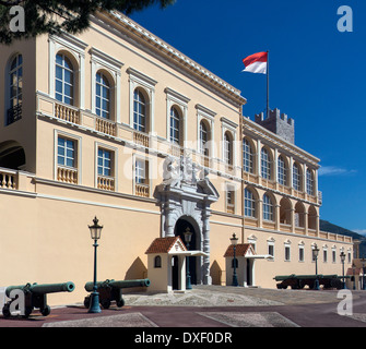 Der Eingang zum königlichen Palast in das Fürstentum Monaco an der Cote d ' Azur an der französischen Riviera. Stockfoto