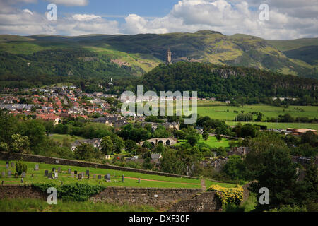 Blick von Stirling Castle auf den Orchill Hügeln und dem Wallace Monument. Stirling.Scotland. Stockfoto