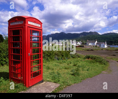 Alte rote Telefonzelle, Plockton, Loch Carron, N/W Hochland Stockfoto