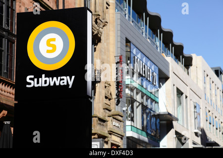 Eine u-Bahn (u-Bahn) Station anmelden Stadtzentrum von Glasgow, Schottland, Vereinigtes Königreich Stockfoto