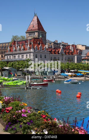 Das Schloss Ouchy in der Stadt von Ouchy am nördlichen Ufer des Genfersees in der Schweiz. Stockfoto