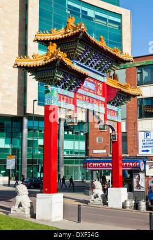 Chinesischer Bogen in Chinatown Newcastle Upon Tyne Tyne und tragen Tyneside England gb uk Eu Europa Stockfoto