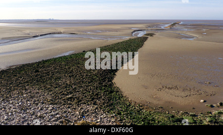 Blick vom Jenny Browns Point, nr Silverdale, Lancs, UK von Schutt und Asche Bahndamm in Morecambe Bay. Stockfoto