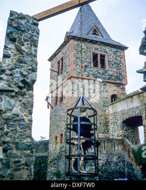 Burg Frankenstein Burg aus dem 13. Jahrhundert mit Halloween Dekoration Mühltal Hessen Deutschland Europa Stockfoto