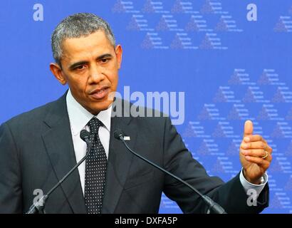 Den Haag, Niederlande. 25. März 2014. US-Präsident Barack Obama spricht bei der abschließenden Pressekonferenz von der nuklearen Sicherheit Gipfel (NSS) 2014 in den Haag in den Niederlanden am 25. März 2014. Die Nuclear Security Summit (NSS) 2014 geschlossen in den Haag am Dienstag mit einem Kommunique erreicht durch die führenden Politiker der Welt zu verhindern, dass Kernmaterial in die Hände von Terroristen fallen. Bildnachweis: Gong Bing/Xinhua/Alamy Live-Nachrichten Stockfoto