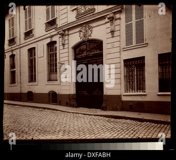 Dieses Foto zeigt die historische Bedeutung des Hotels 8 Rue d'Anjon Lafayette in Paris, wo Lafayette am 20. Mai 1834 starb. Es erinnert an die französische Geschichte und das Leben dieser berühmten Figur. Stockfoto