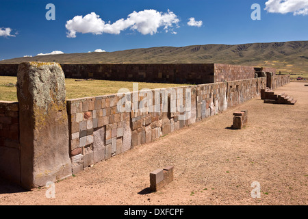 Tiwanaku präkolumbianischen Standort in der Nähe von La Paz in Bolivien - Teile der Website sind über 2000 Jahre alt. Stockfoto