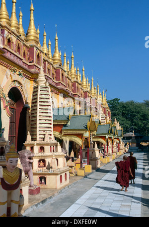 Die buddhistische Tempelanlage der Mohnyin Thambuddhei Paya in Monywa in Myanmar (Burma) Stockfoto