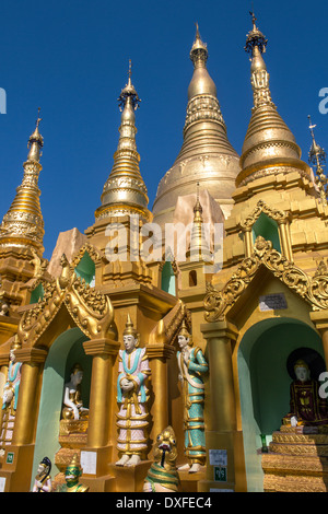 Die Shwedagon-Pagode, die komplexe, offiziell mit dem Titel Shwedagon Zedi Daw. In der Stadt von Yangon in Myanmar (Burma). Stockfoto