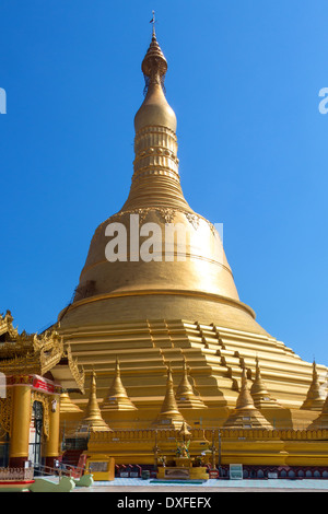 Die 'Mon' Pagode von Shwemawdaw Paya ist eine Stupa befindet sich in Bago, Myanmar (Burma) Stockfoto