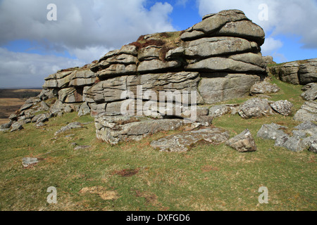 Rock-Stacks auf Sattel Tor im zeitigen Frühjahr, Dartmoor, Devon, England, UK Stockfoto