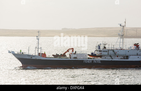 Fischerei-Patrouillenboot verlässt Port Stanley auf den Falklandinseln, die territoriale Warers für illegale Fischerei zu patrouillieren. Stockfoto