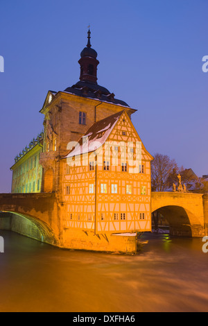 Altes Rathaus in der Mitte des Flusses Regnitz, Bamberg, Deutschland Stockfoto