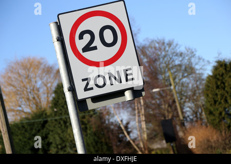 20 Zone Zeichen in Bugbrooke, Northamptonshire Stockfoto