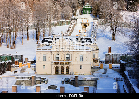 Schloss Linderhof im Winter, in der Nähe von Oberammergau, Bayern, Deutschland Stockfoto