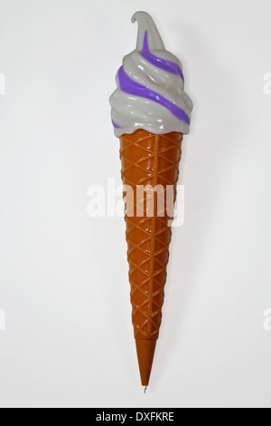 Eiscreme-Kegel geformt Punkt 5 Bleistift Stockfoto